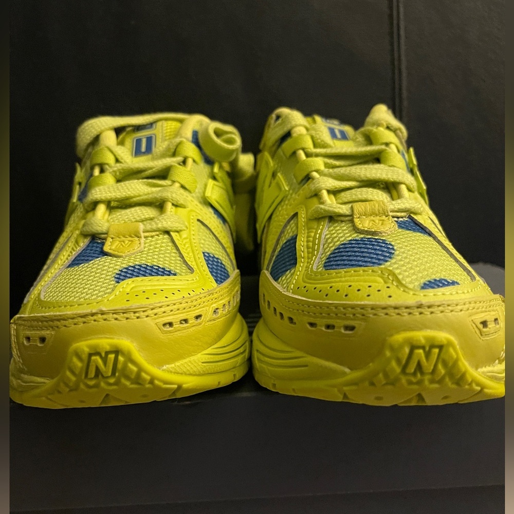 New balance 1906R Women Neon Yellow & Blue Polka Dots Size 7 W - 5 1/2 M New - Picture 3 of 15